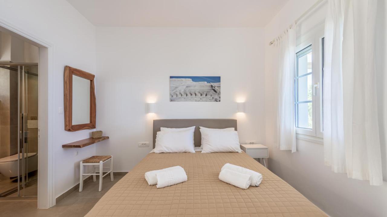Giourgas Studios & Apartments Provatas Extérieur photo