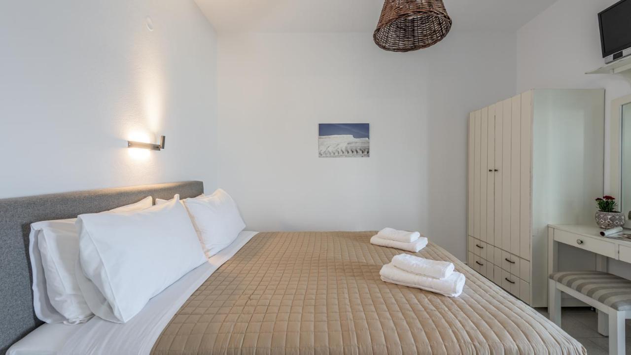 Giourgas Studios & Apartments Provatas Extérieur photo