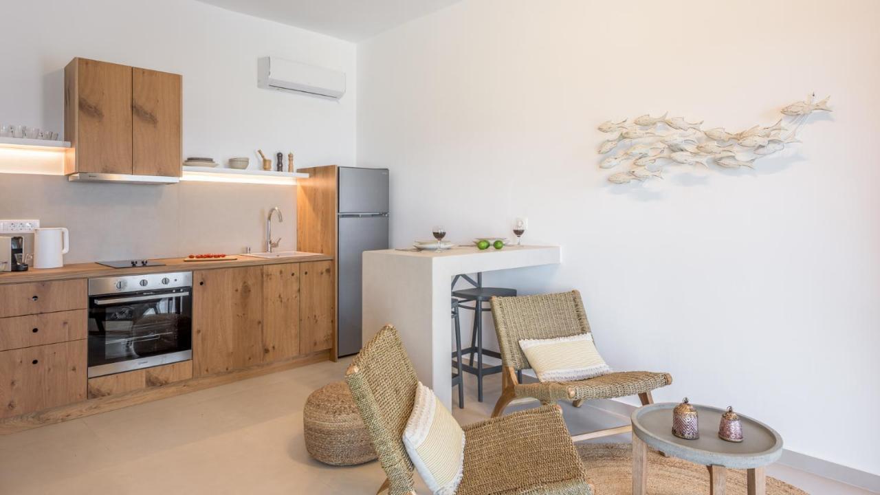 Giourgas Studios & Apartments Provatas Extérieur photo