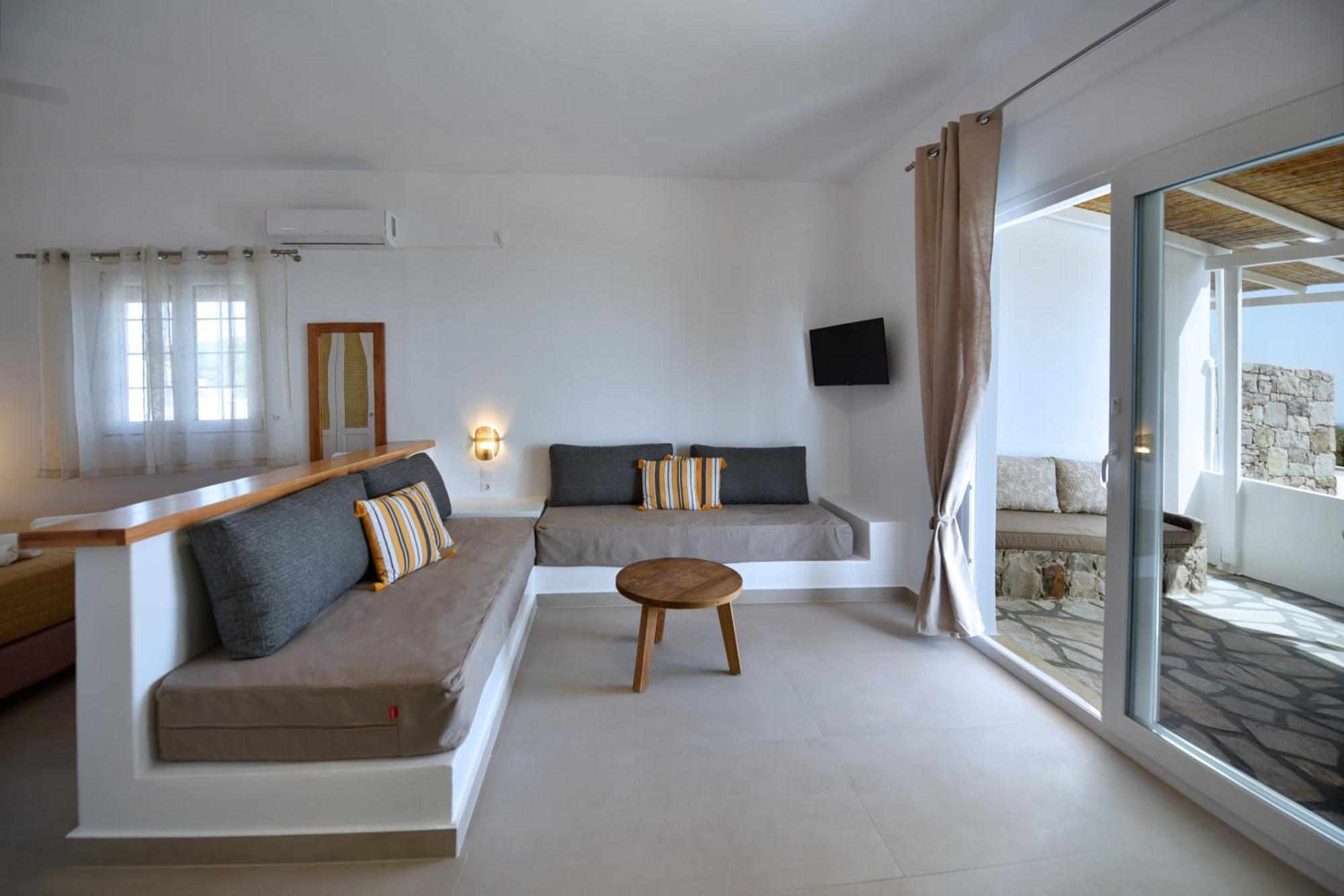 Giourgas Studios & Apartments Provatas Extérieur photo