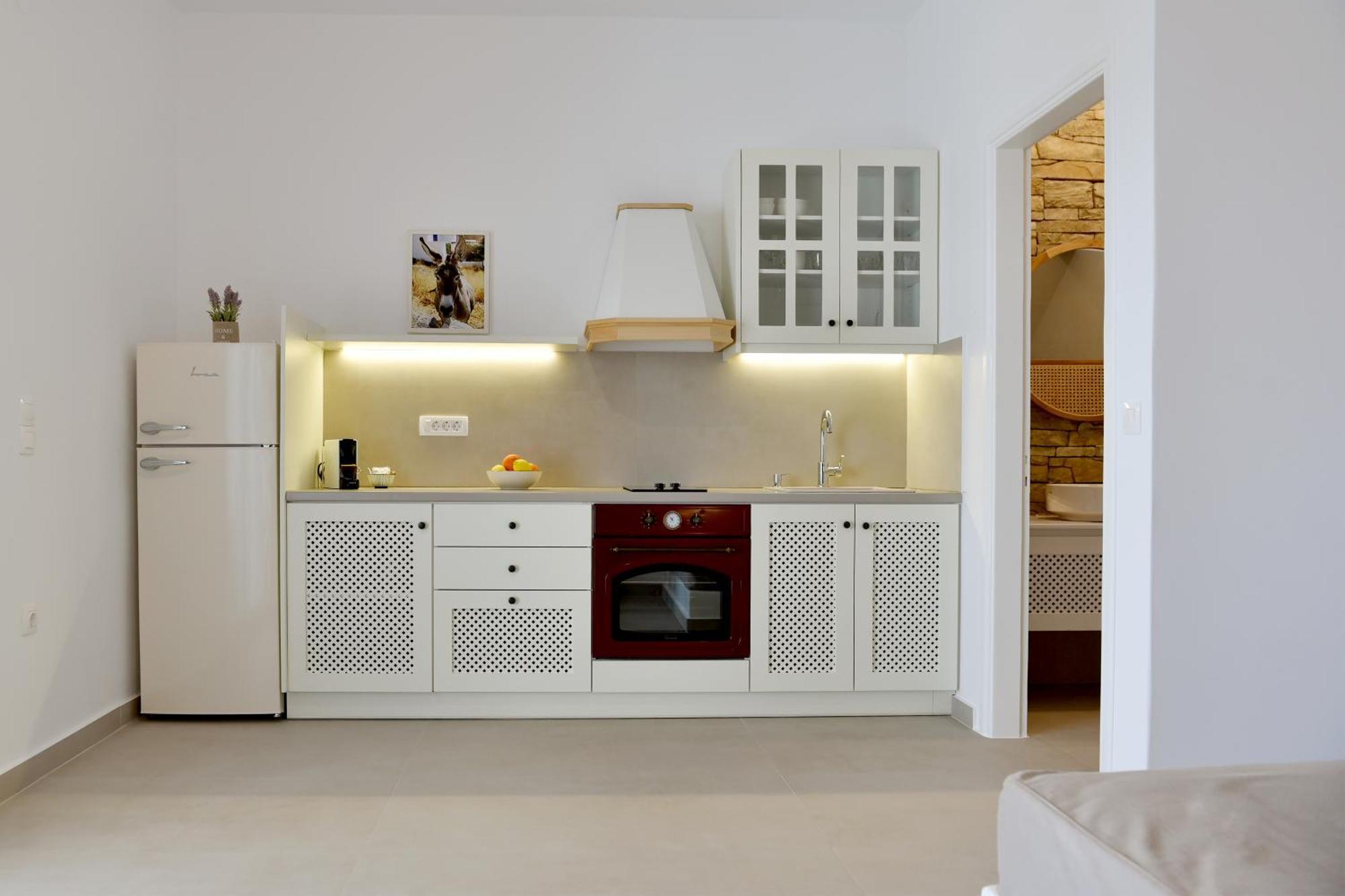 Giourgas Studios & Apartments Provatas Extérieur photo